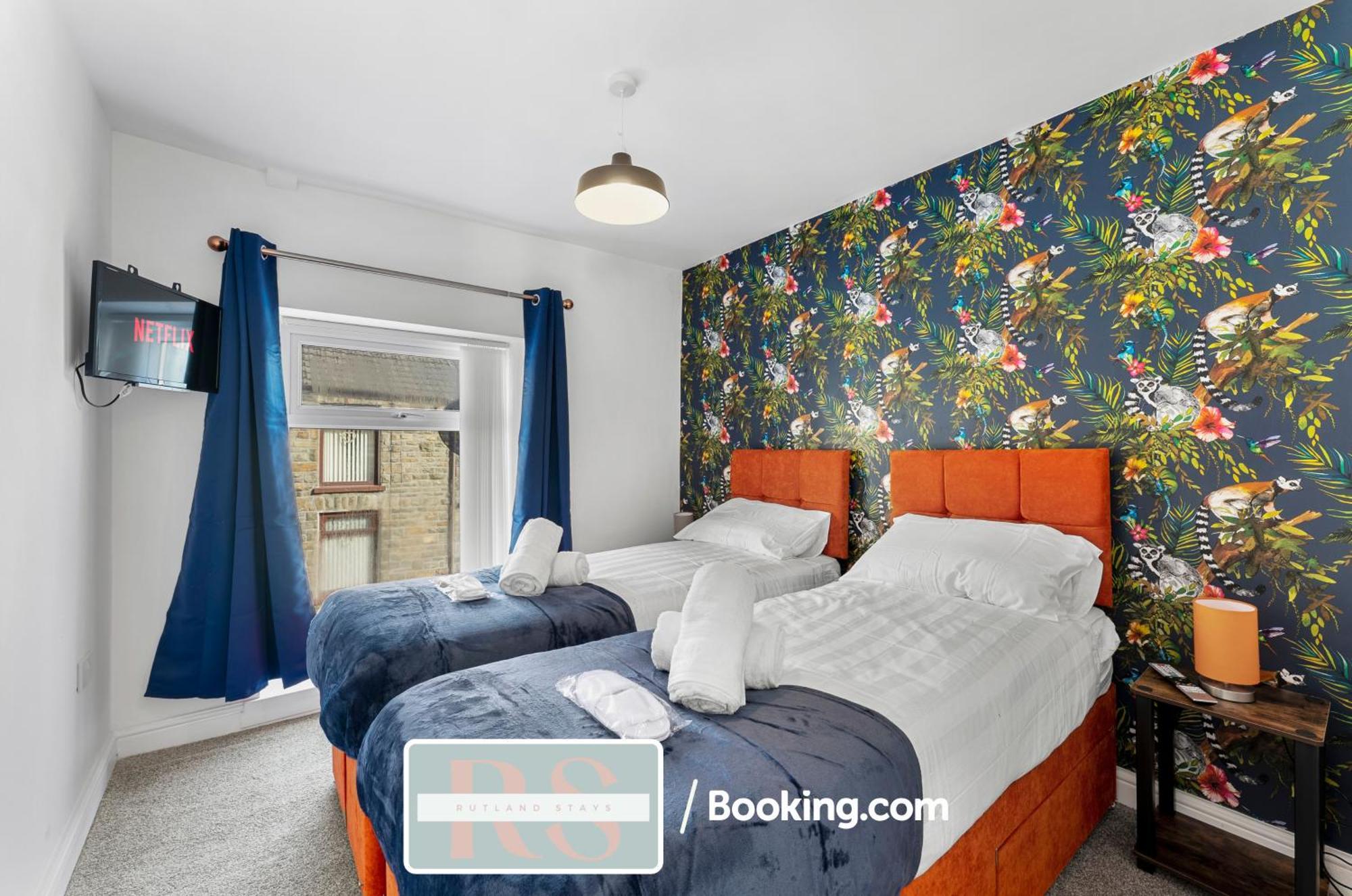 Contractors Accommodation South Wales By Rutland Stays Short Lets & Serviced Accommodation Pentre Treorky Exterior photo