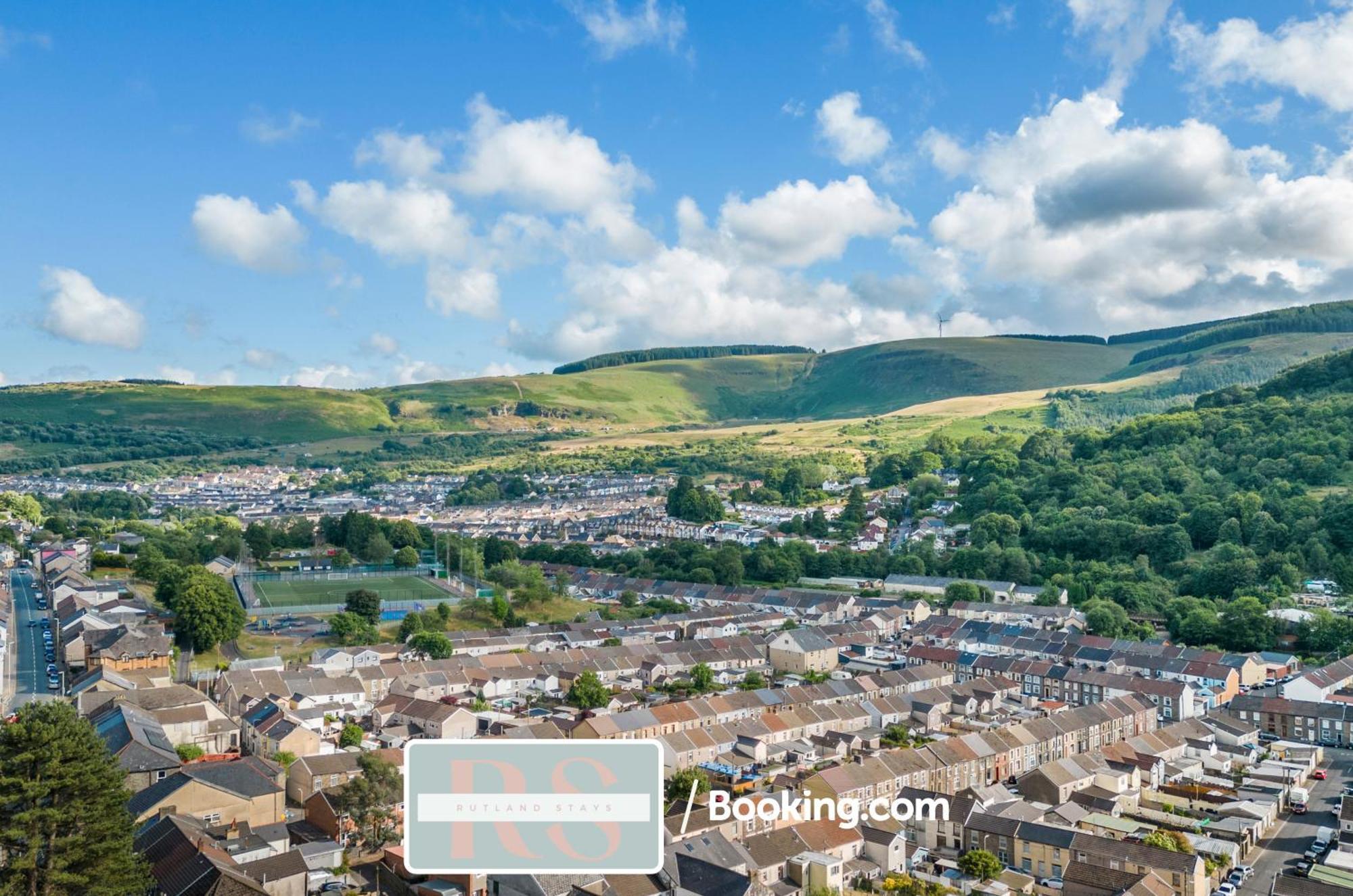 Contractors Accommodation South Wales By Rutland Stays Short Lets & Serviced Accommodation Pentre Treorky Exterior photo