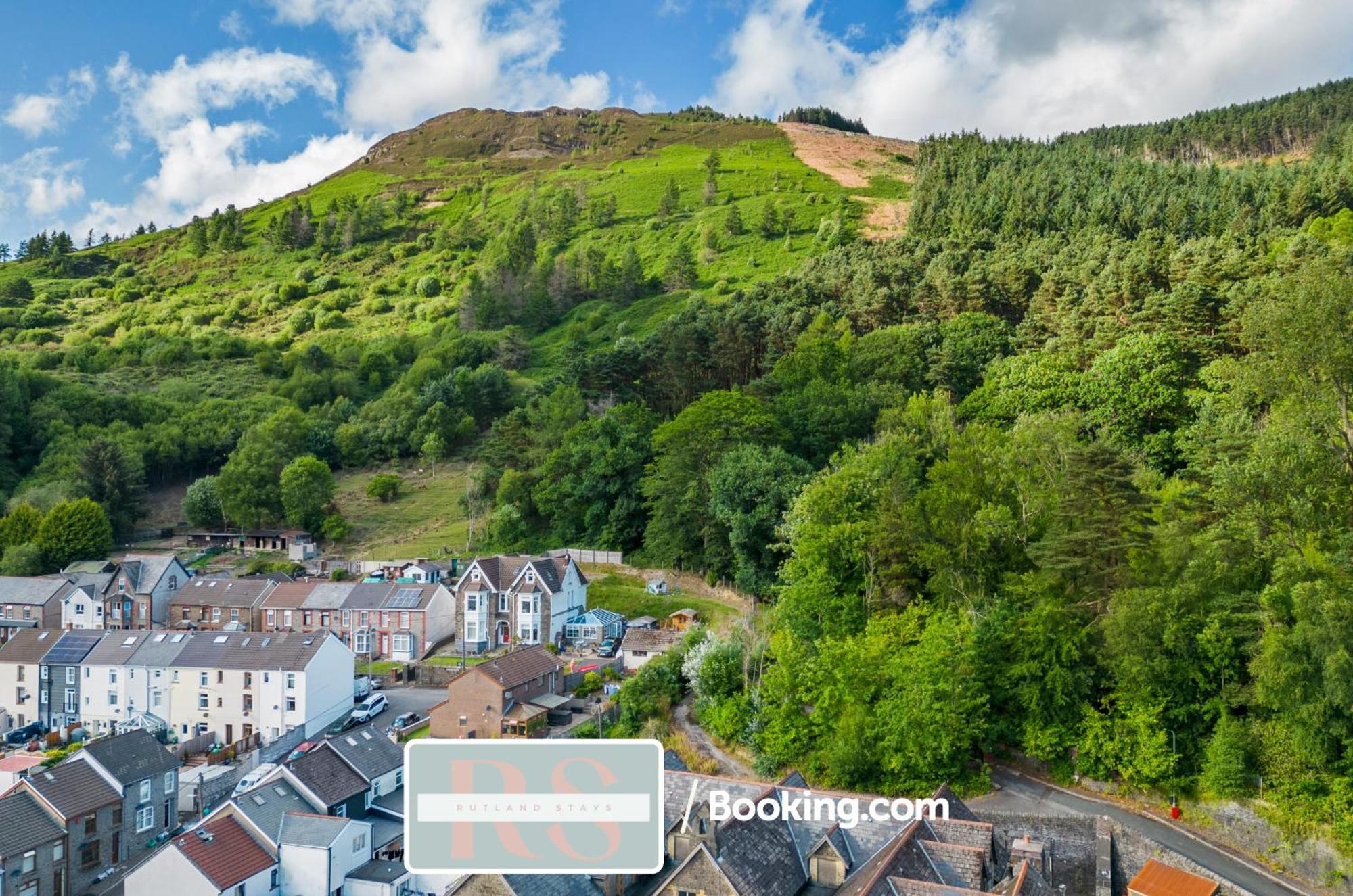 Contractors Accommodation South Wales By Rutland Stays Short Lets & Serviced Accommodation Pentre Treorky Exterior photo